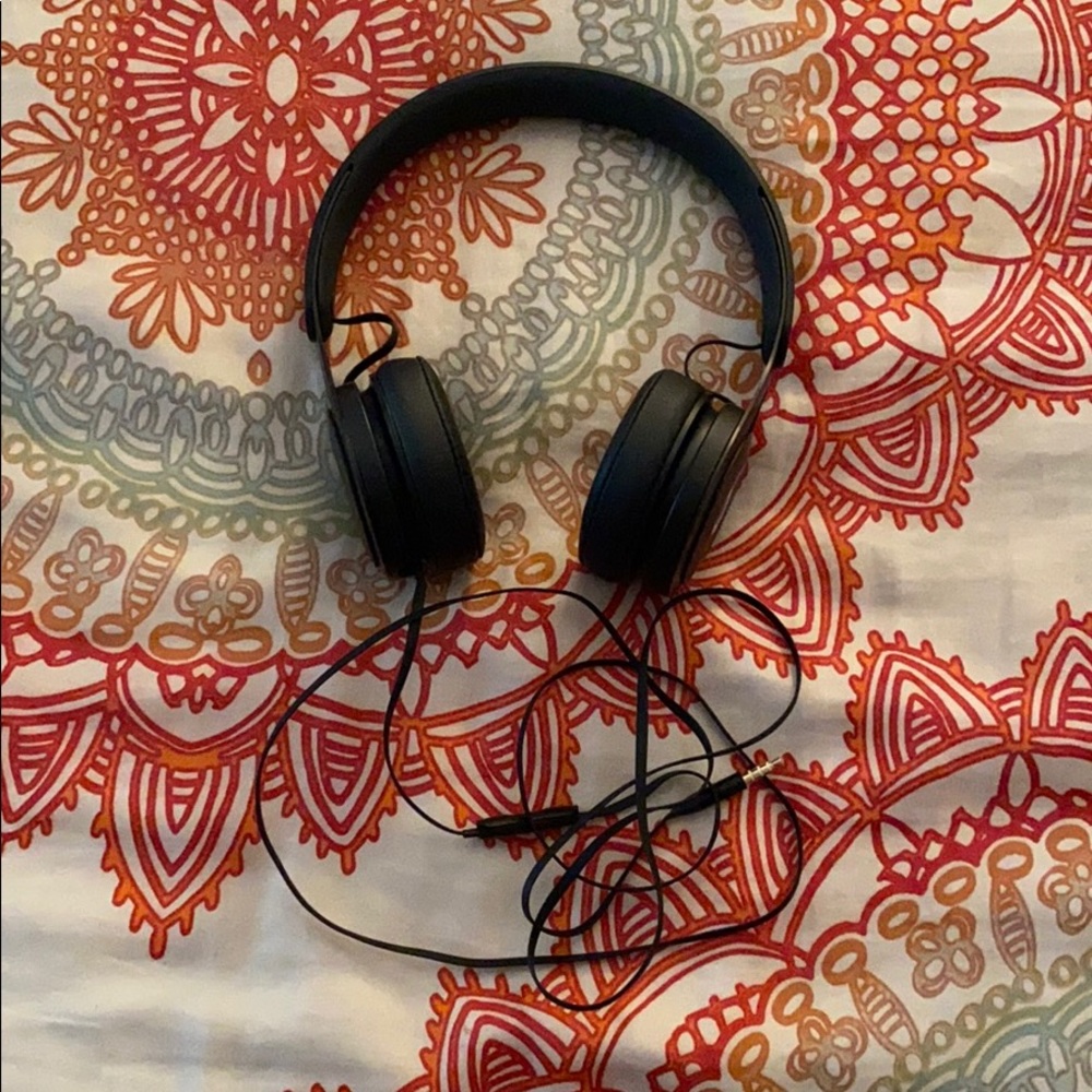 Black wired beats